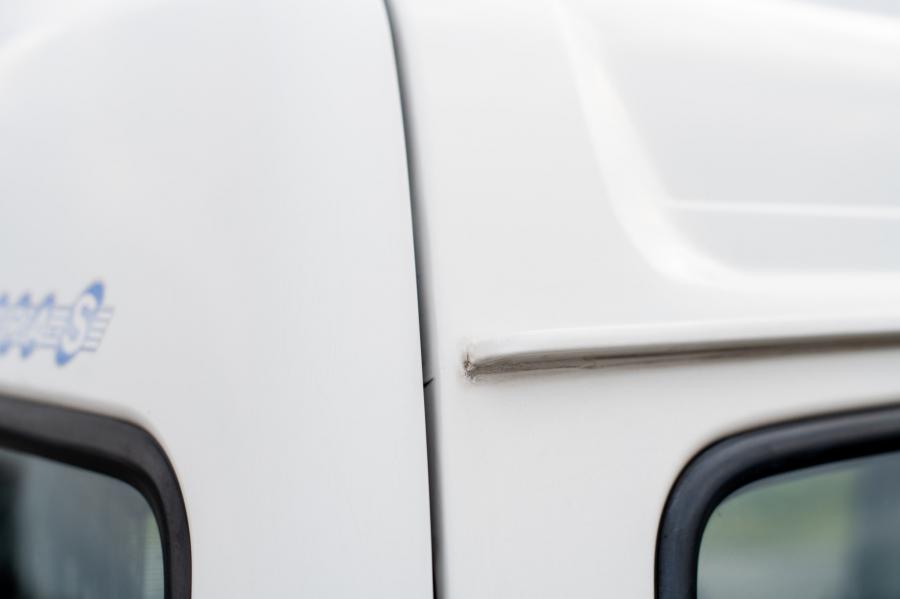 Детали экстерьера Subaru Sambar Dias Extra S (KV3) 1993 года  (фото 21 из 110)